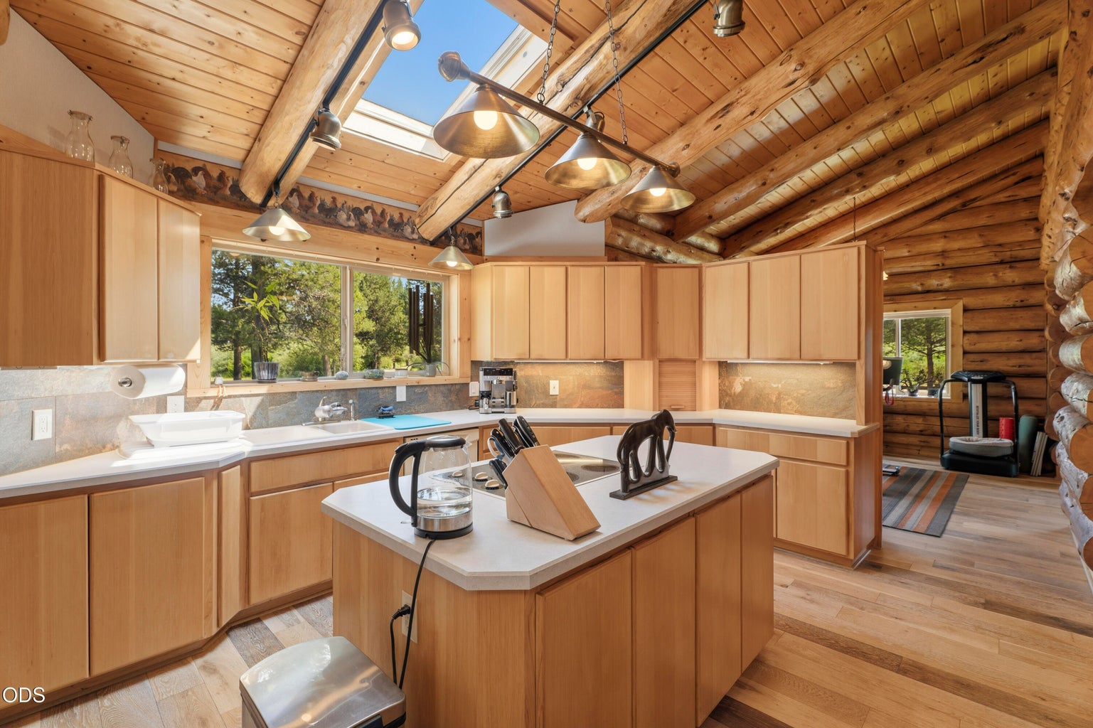 Photo of 17299 White Oak Place 14 of 72