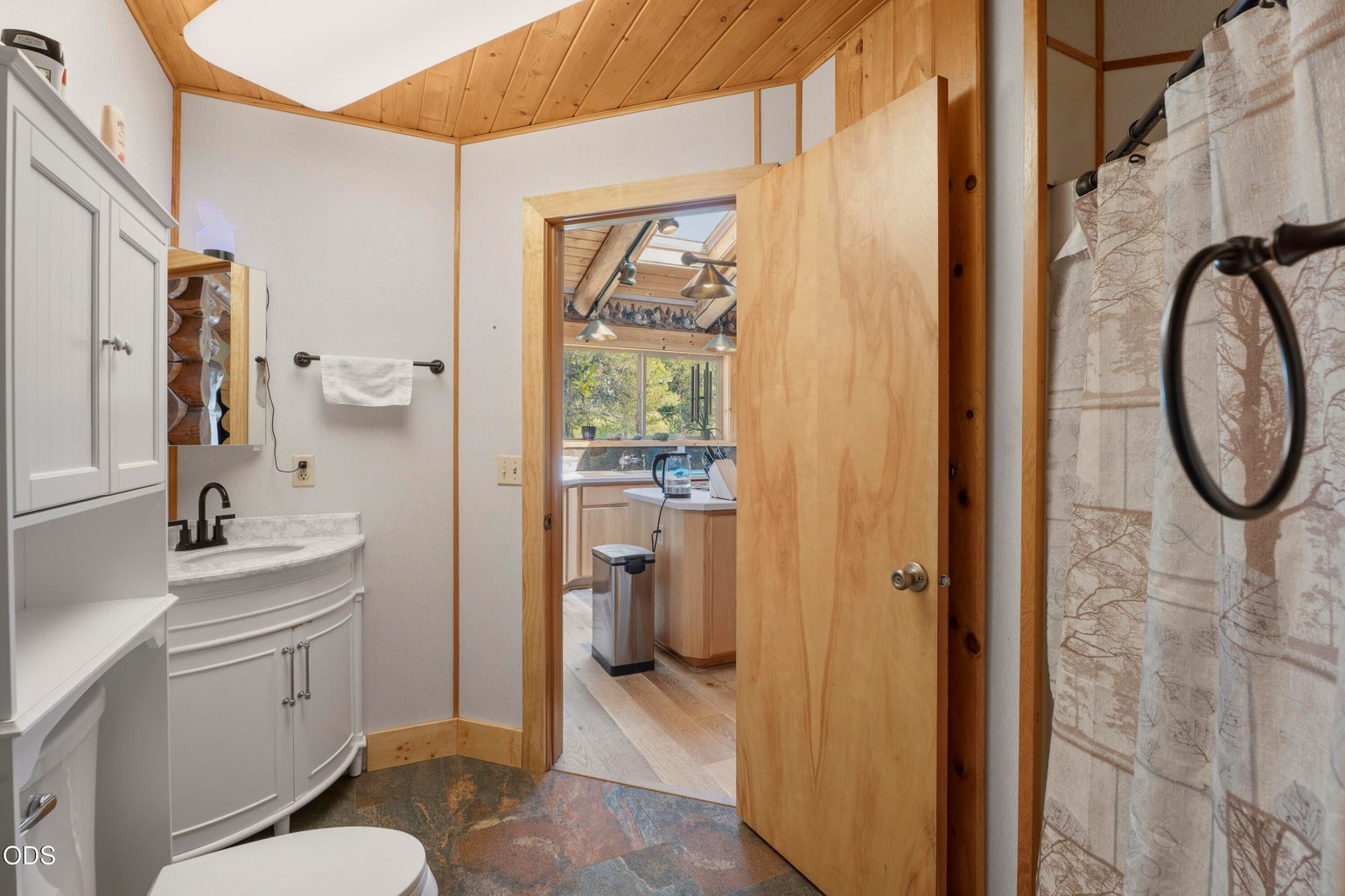 Photo of 17299 White Oak Place 18 of 72