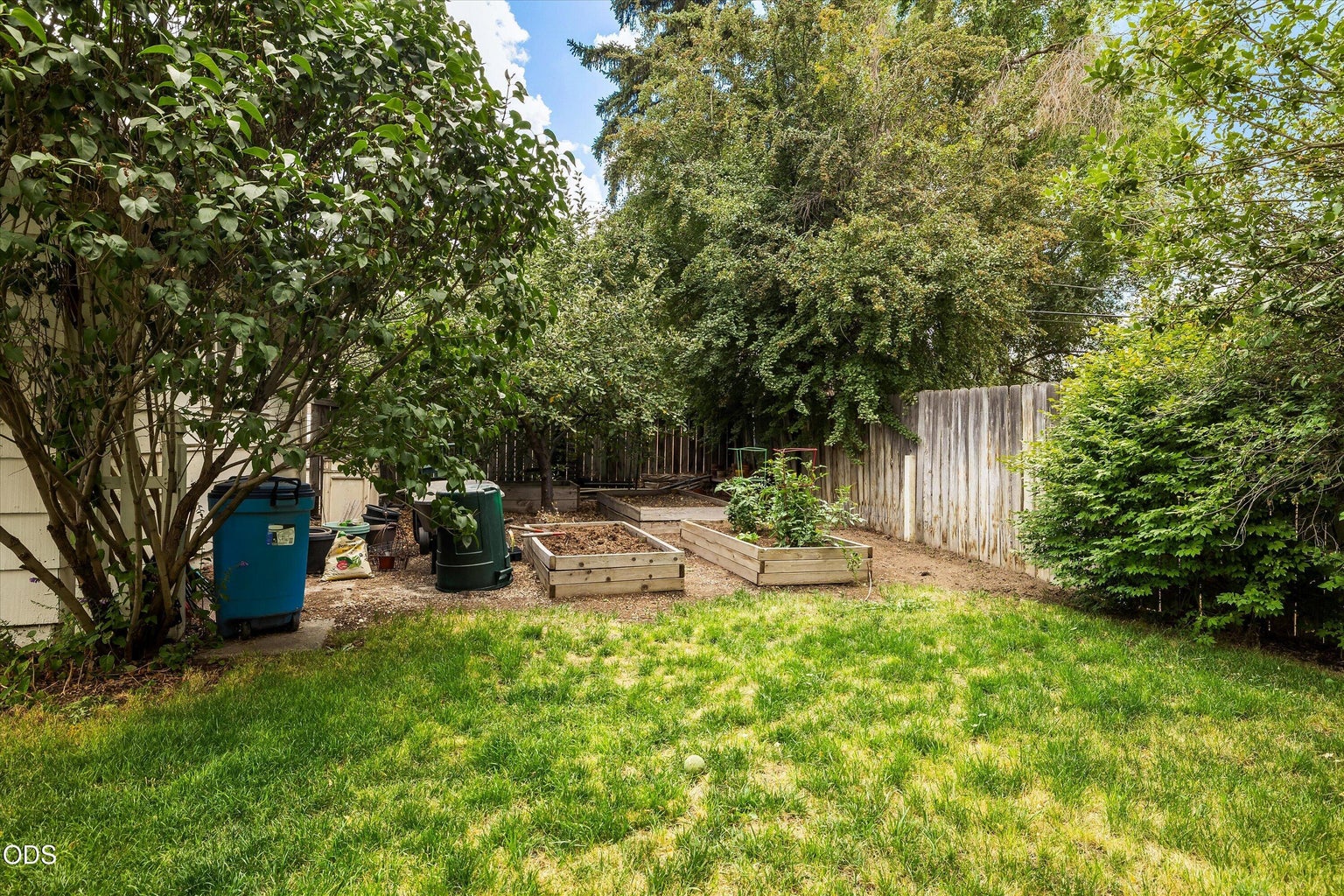 Photo of 840 E 1st Street 31 of 55