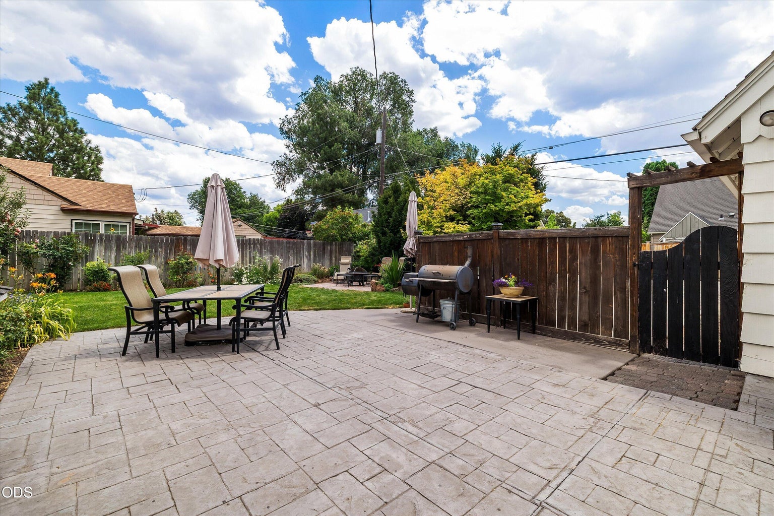 Photo of 840 E 1st Street 27 of 55