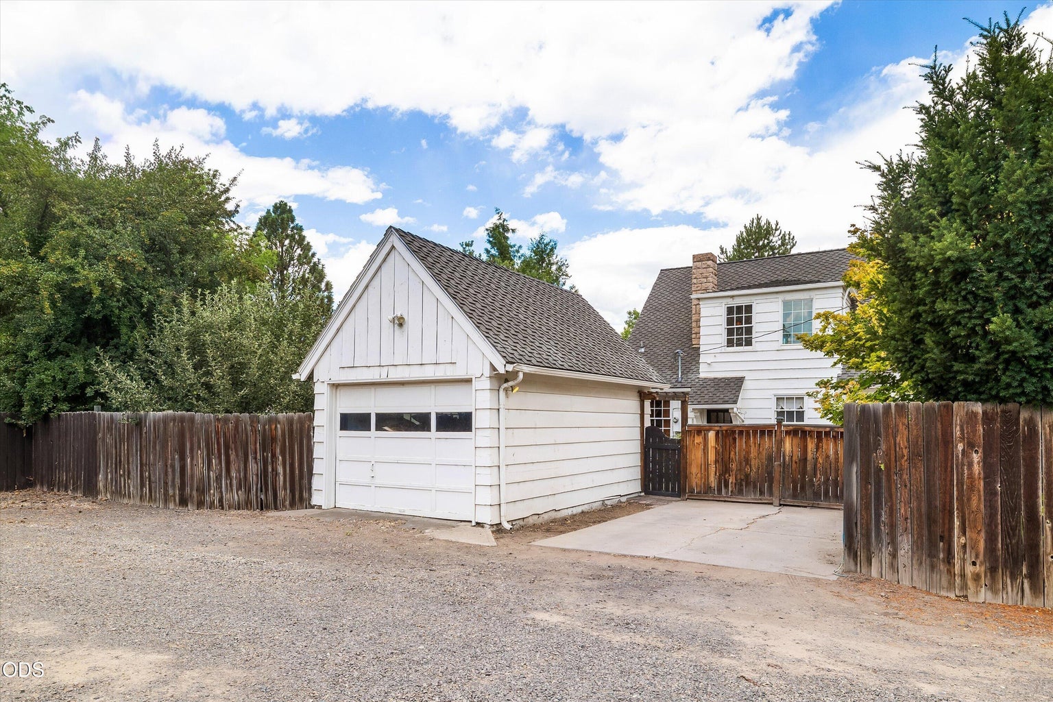 Photo of 840 E 1st Street 39 of 55