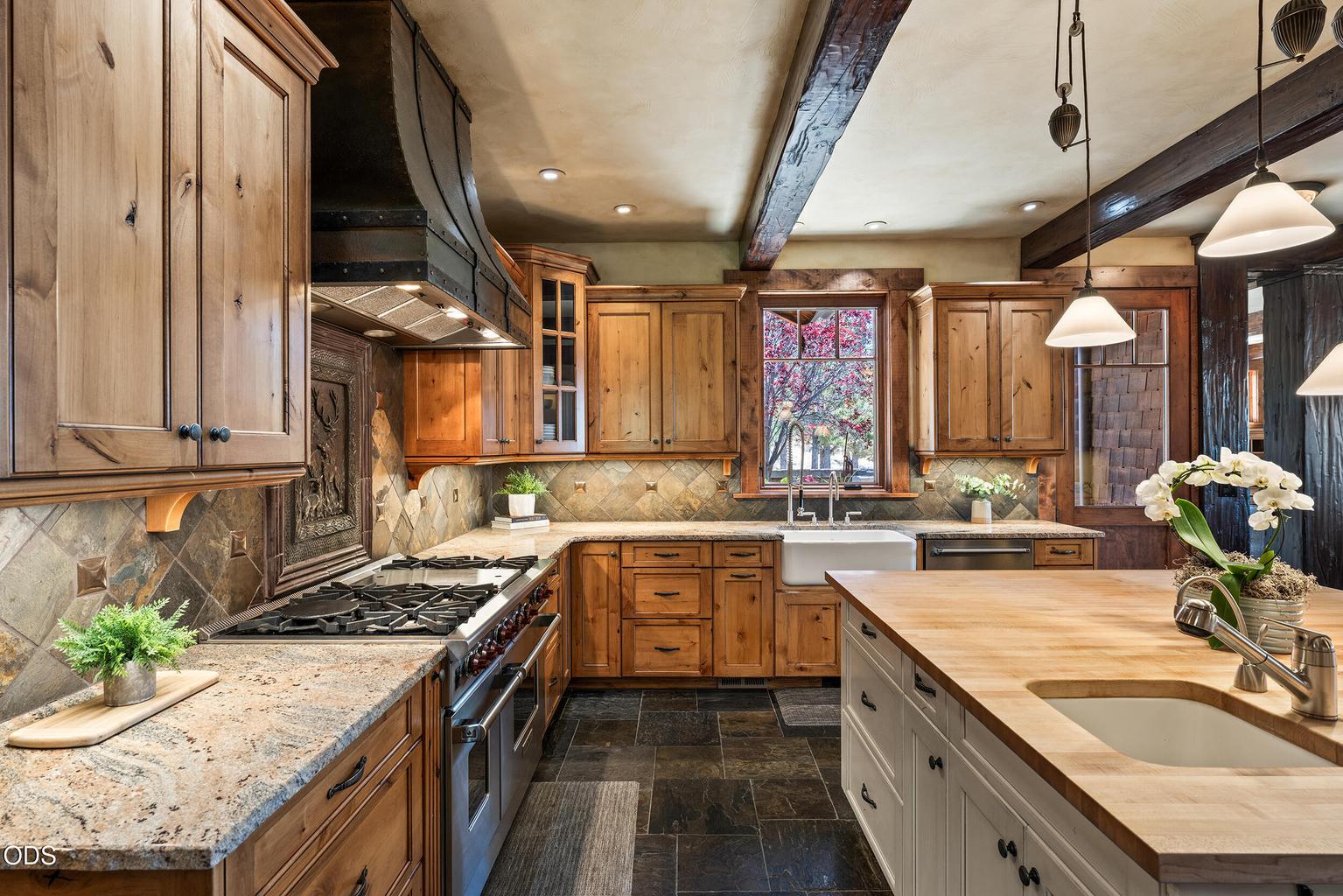 Photo of 3444 NW Greenleaf Way 12 of 39