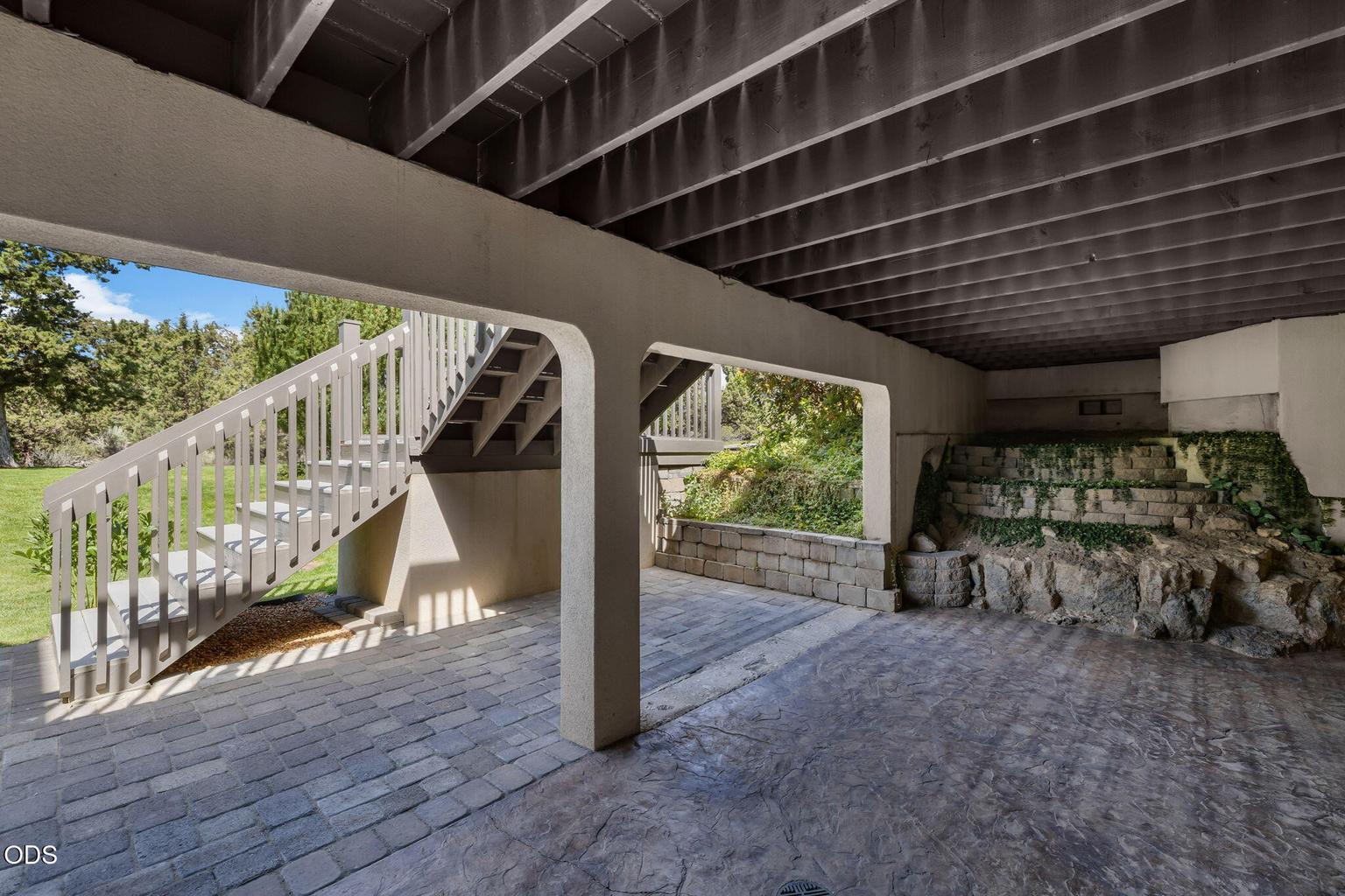 Walkout basement covered patio