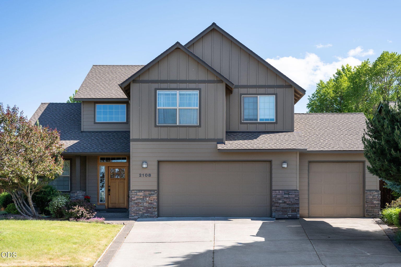 Photo of 2108 NW Sterling Avenue 1 of 45