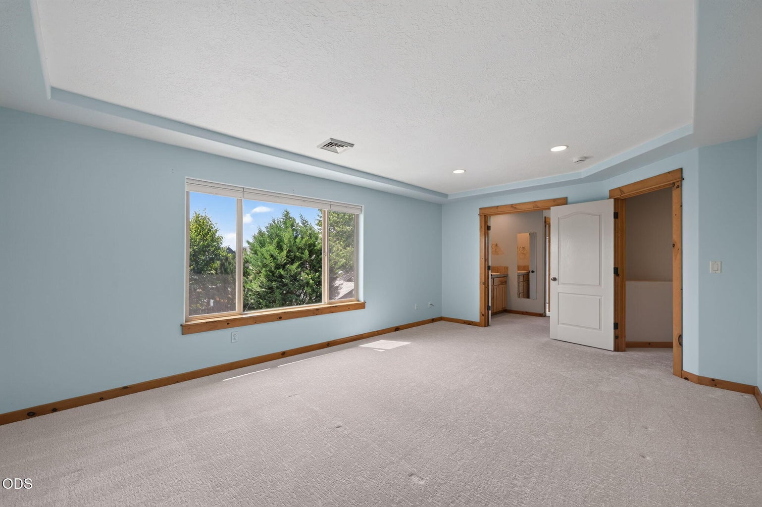 Photo of 2108 NW Sterling Avenue 13 of 45