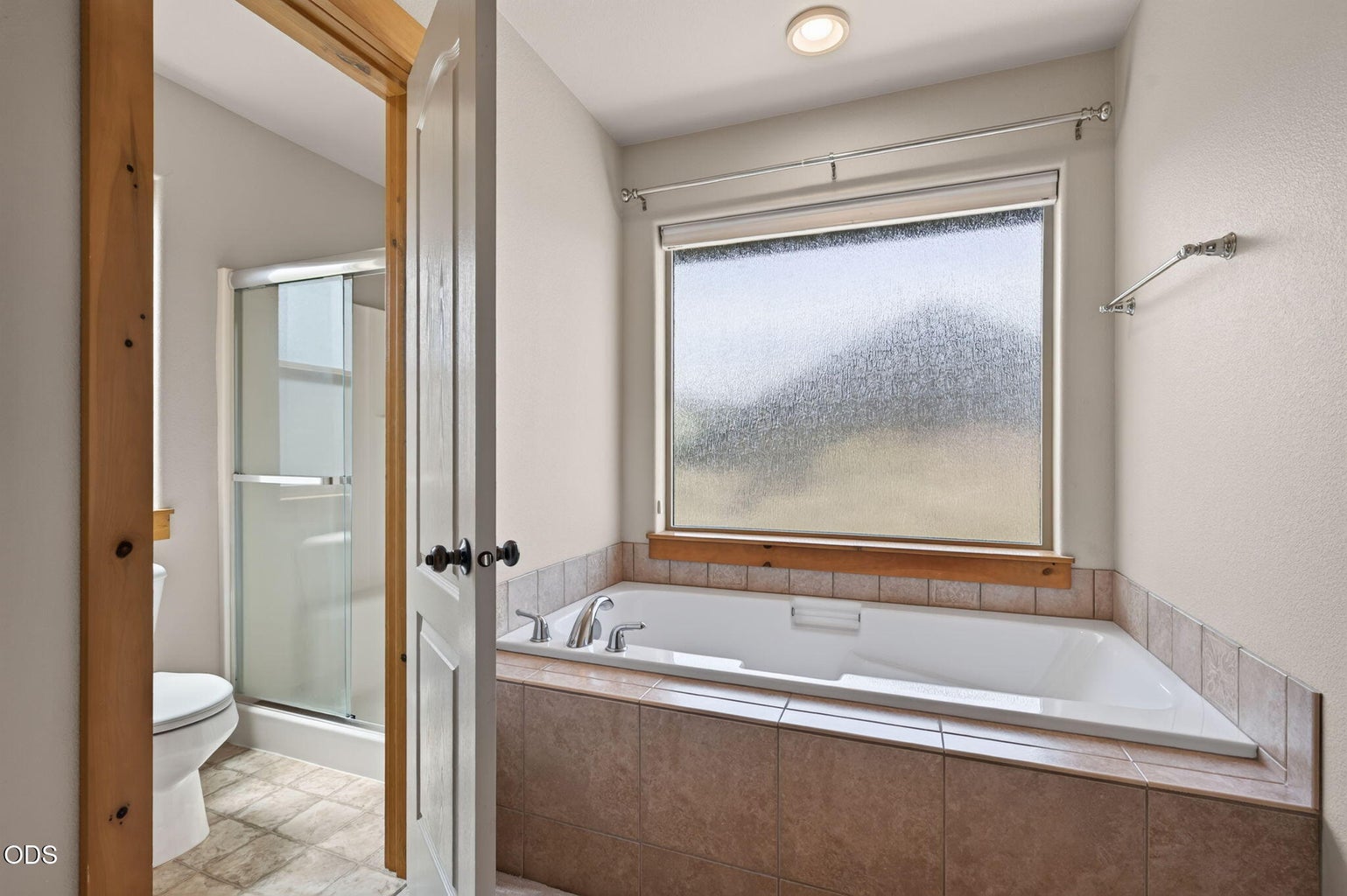 Photo of 2108 NW Sterling Avenue 16 of 45