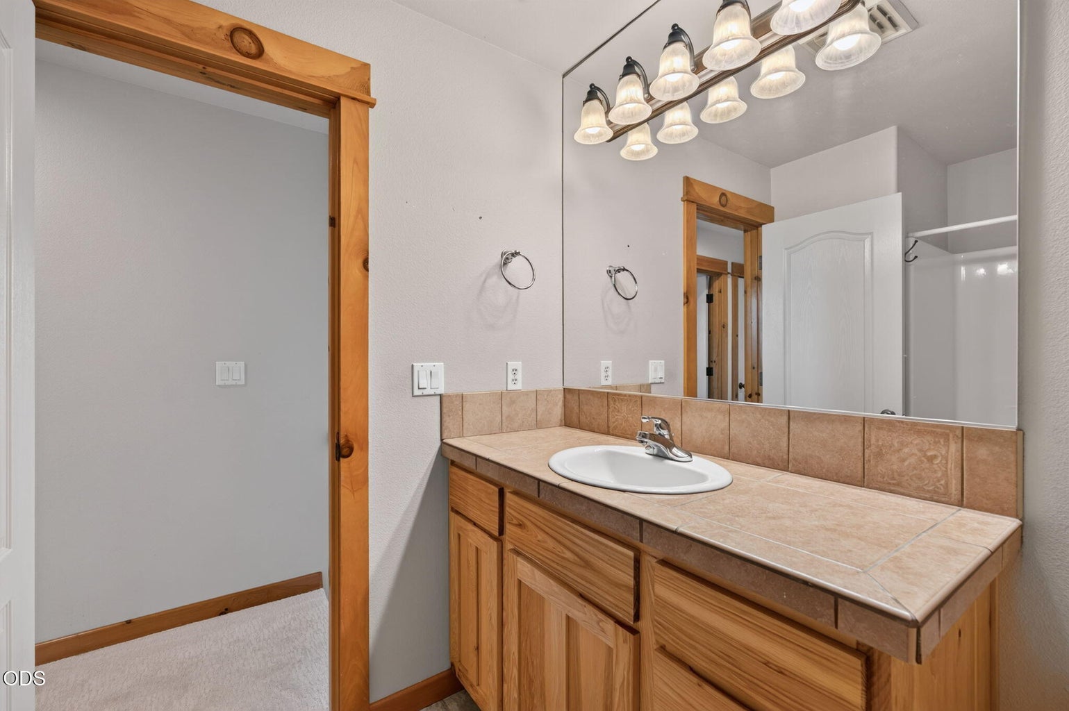 Photo of 2108 NW Sterling Avenue 21 of 45