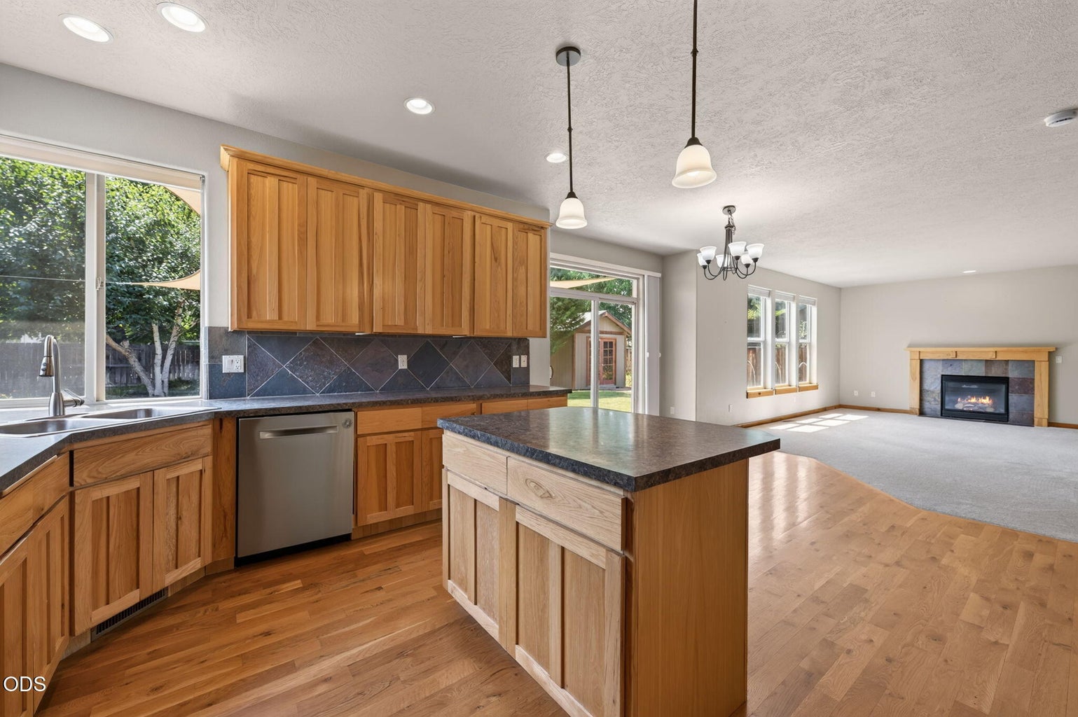 Photo of 2108 NW Sterling Avenue 7 of 45