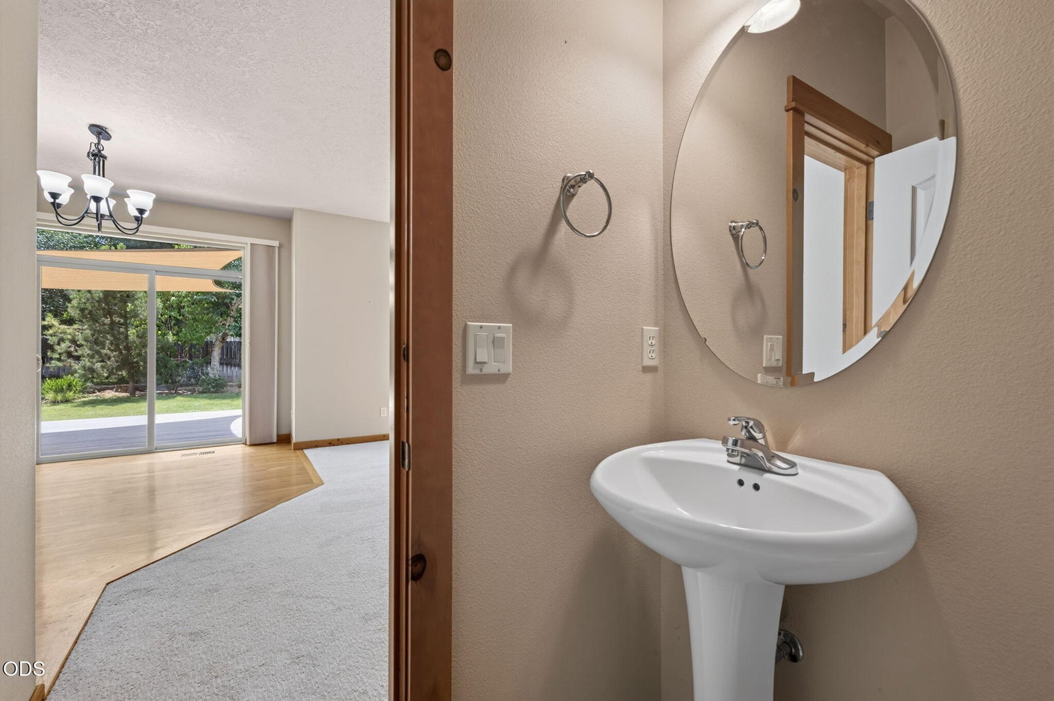 Photo of 2108 NW Sterling Avenue 25 of 45