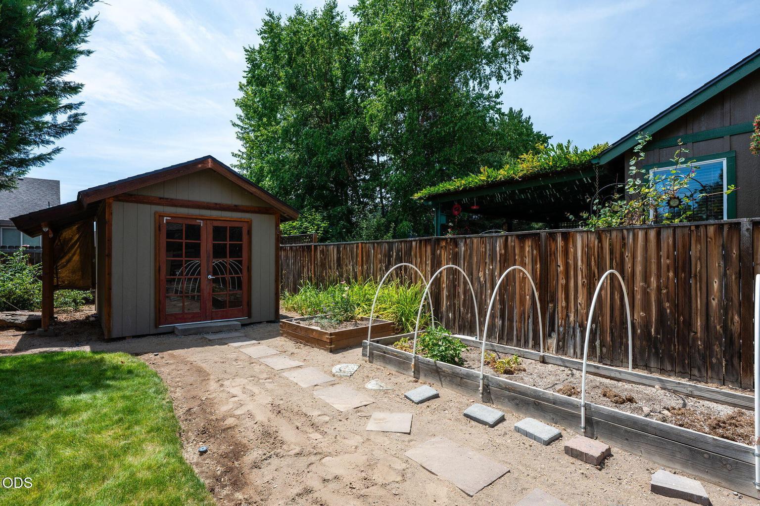 Photo of 2108 NW Sterling Avenue 32 of 45