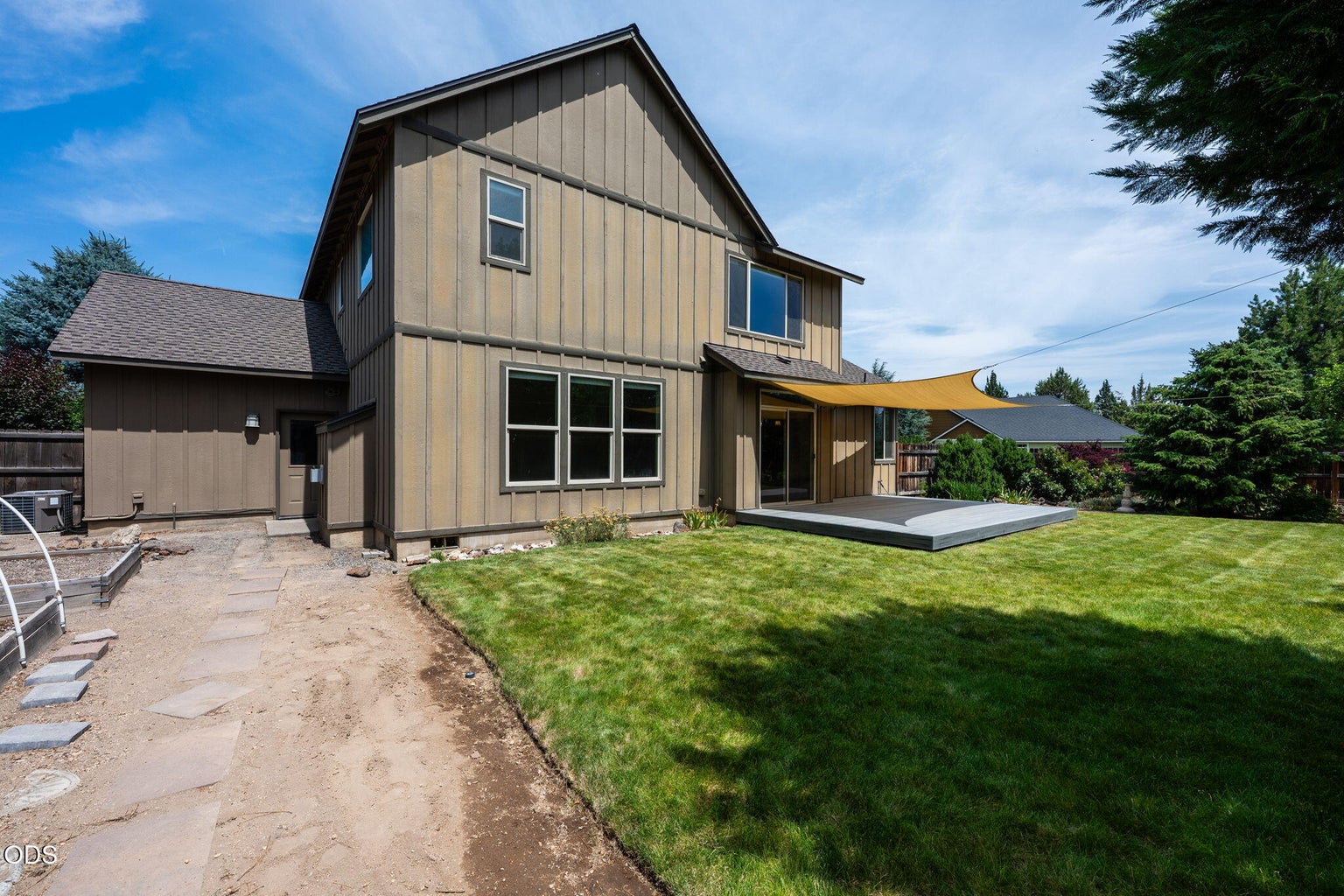 Photo of 2108 NW Sterling Avenue 35 of 45