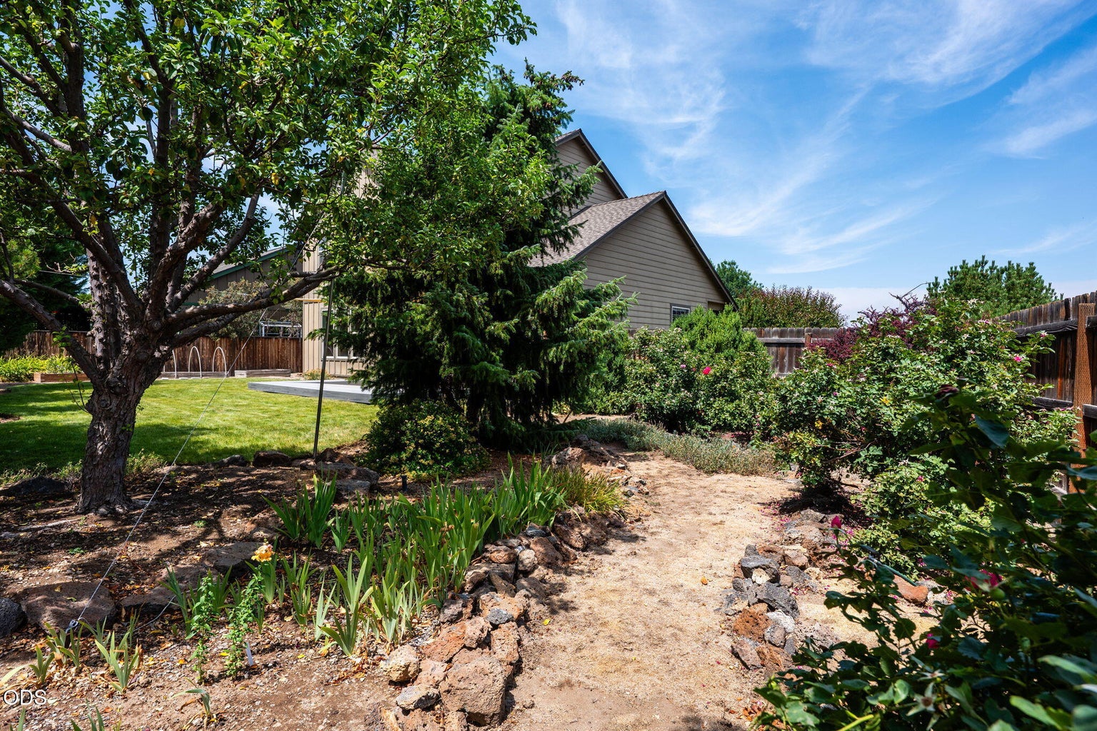 Photo of 2108 NW Sterling Avenue 37 of 45