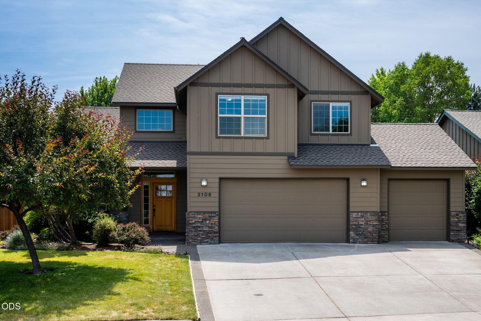 Photo of 2108 NW Sterling Avenue 2 of 45