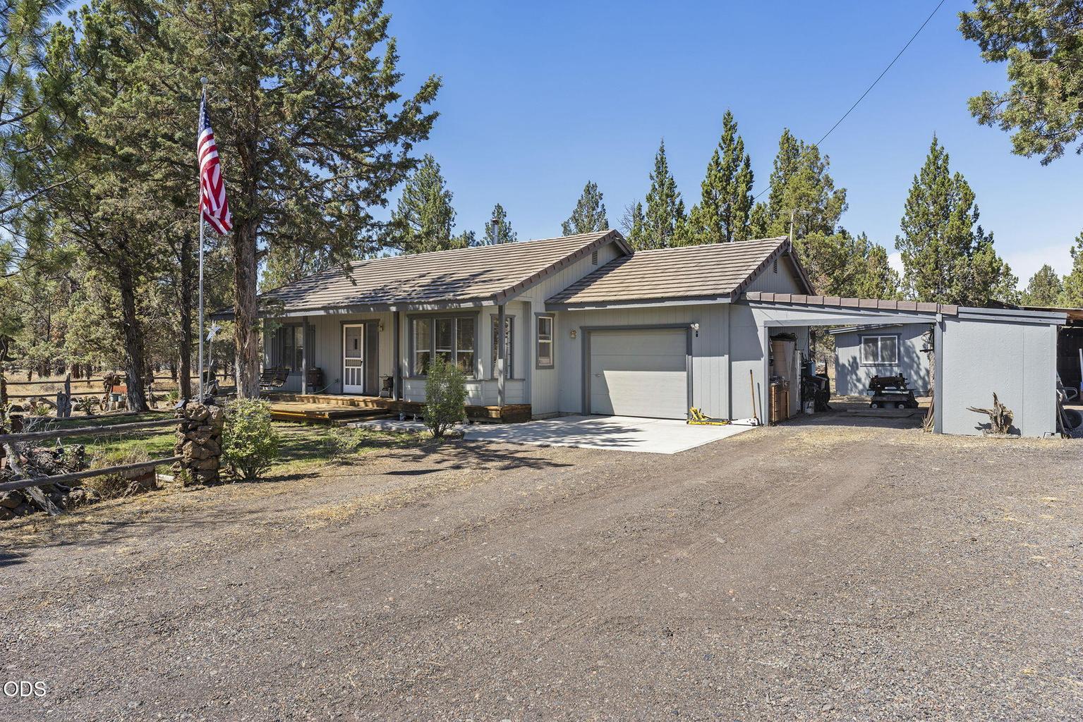 Photo of 16664 Pine Tree Lane 2 of 34