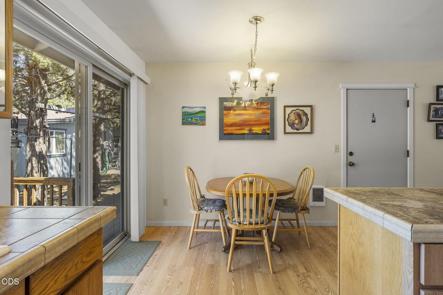 Photo of 16664 Pine Tree Lane 9 of 34