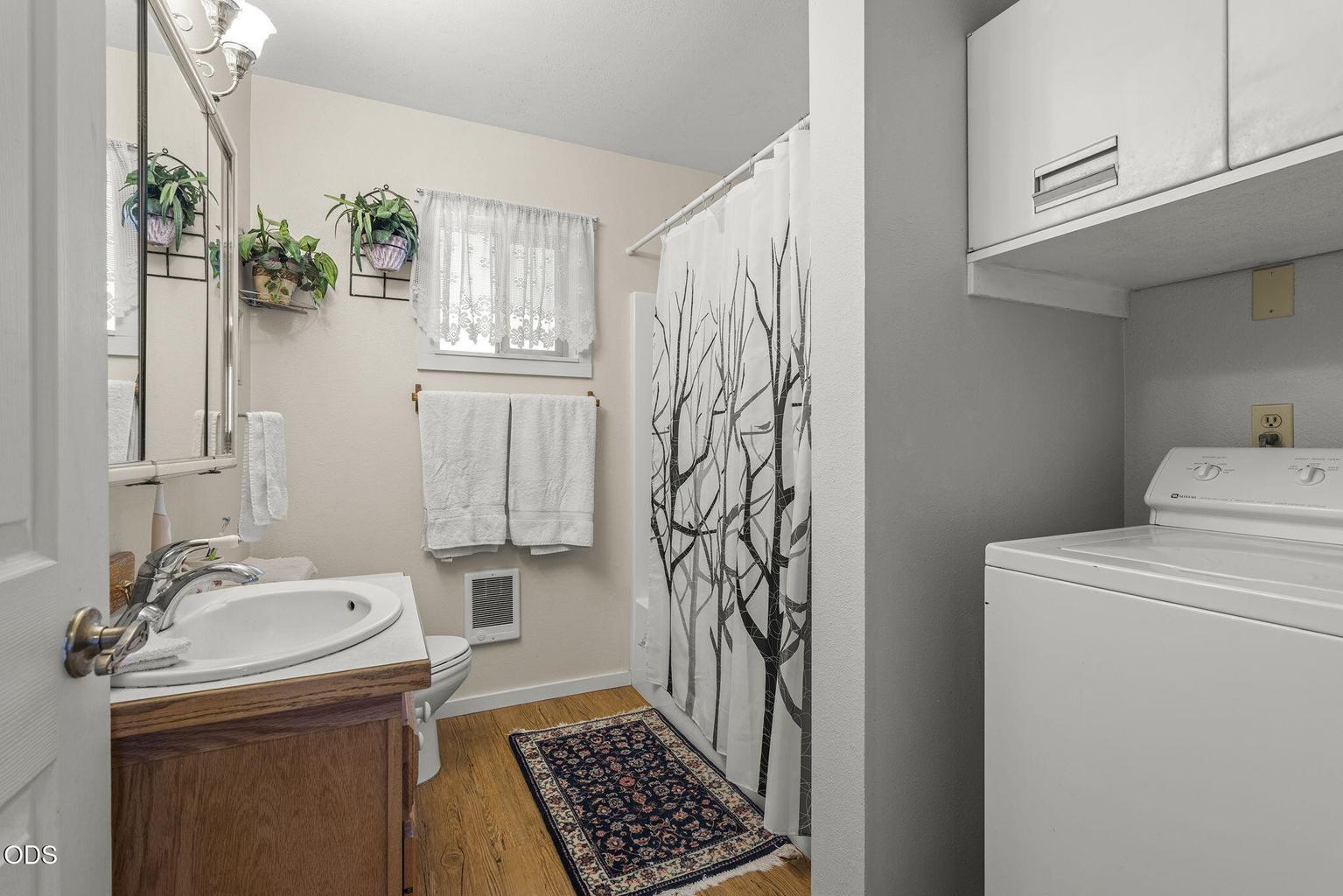 Bathroom shower/tub