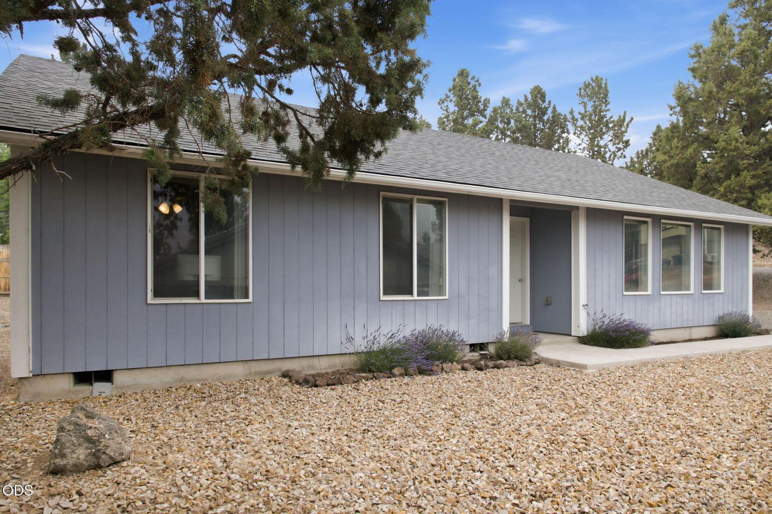 Photo of 11431 NW Morrow Avenue 2 of 32