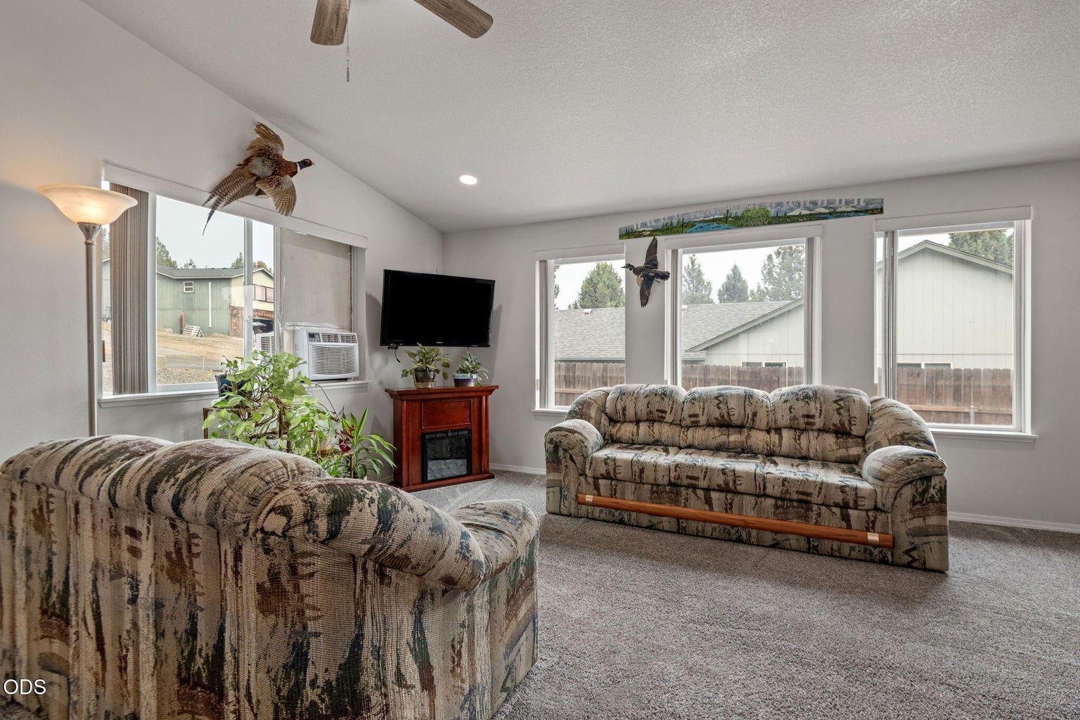 Photo of 11431 NW Morrow Avenue 4 of 32
