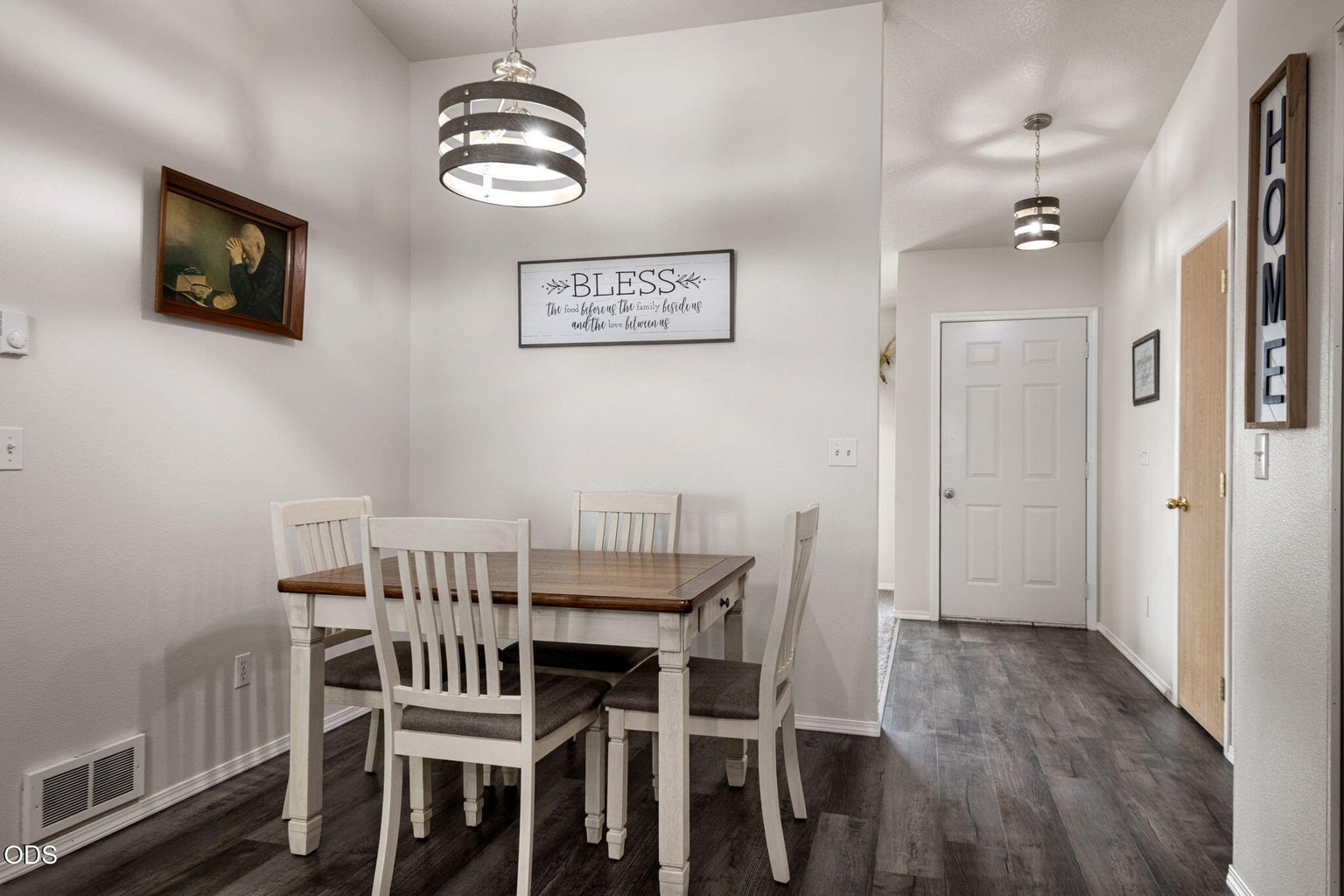 Photo of 11431 NW Morrow Avenue 5 of 32