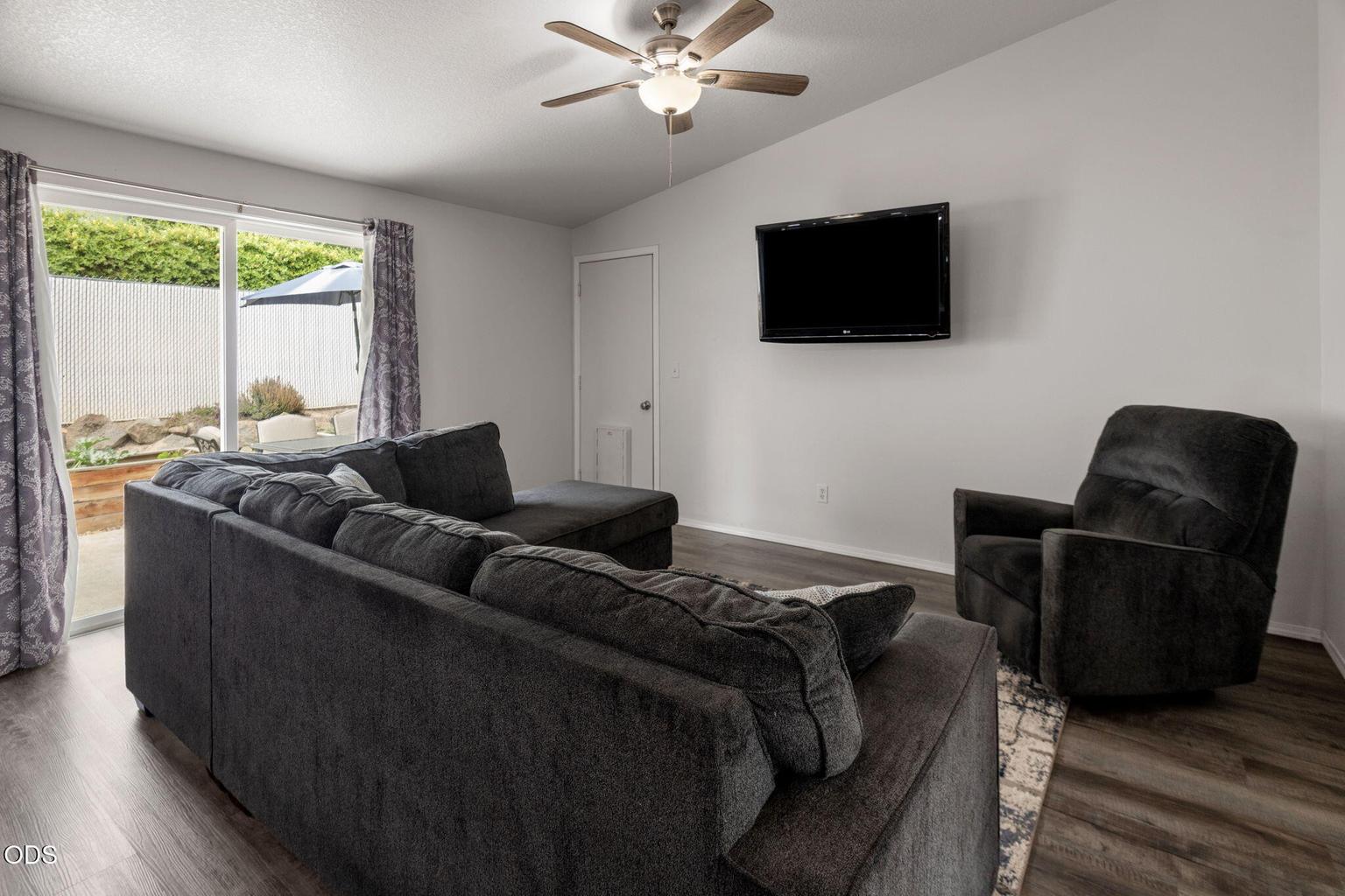 Photo of 11431 NW Morrow Avenue 7 of 32