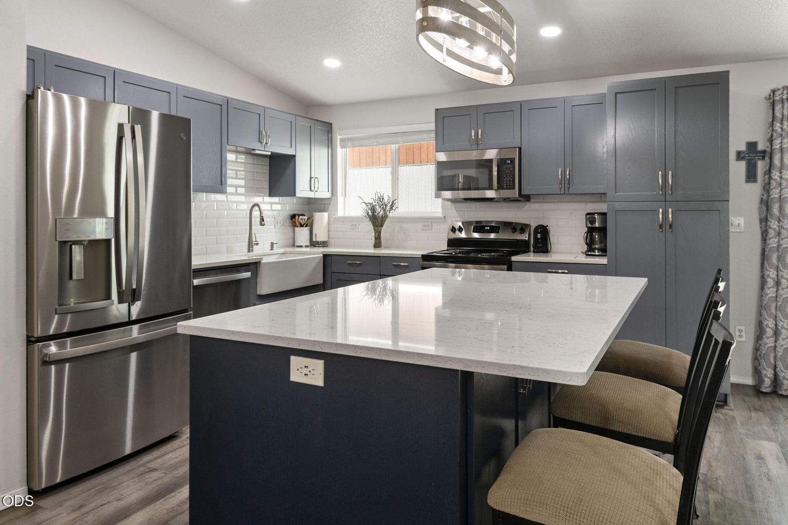 Photo of 11431 NW Morrow Avenue 8 of 32