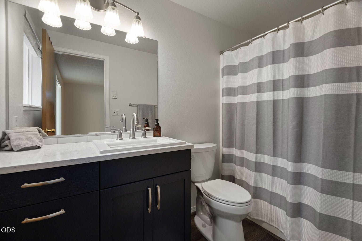 Photo of 11431 NW Morrow Avenue 13 of 32