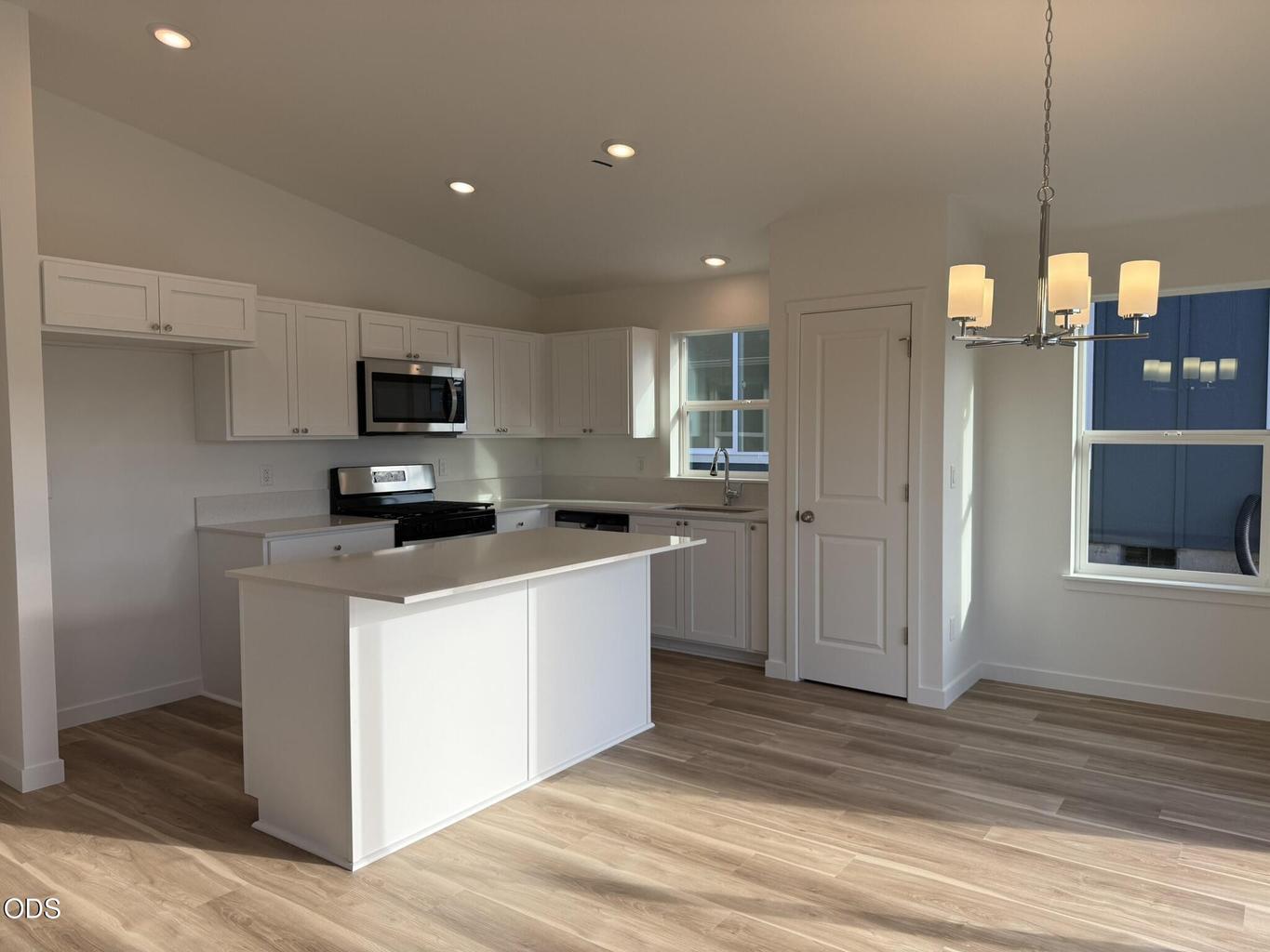 Photo of 553 NE Mitchell Street 15 of 23
