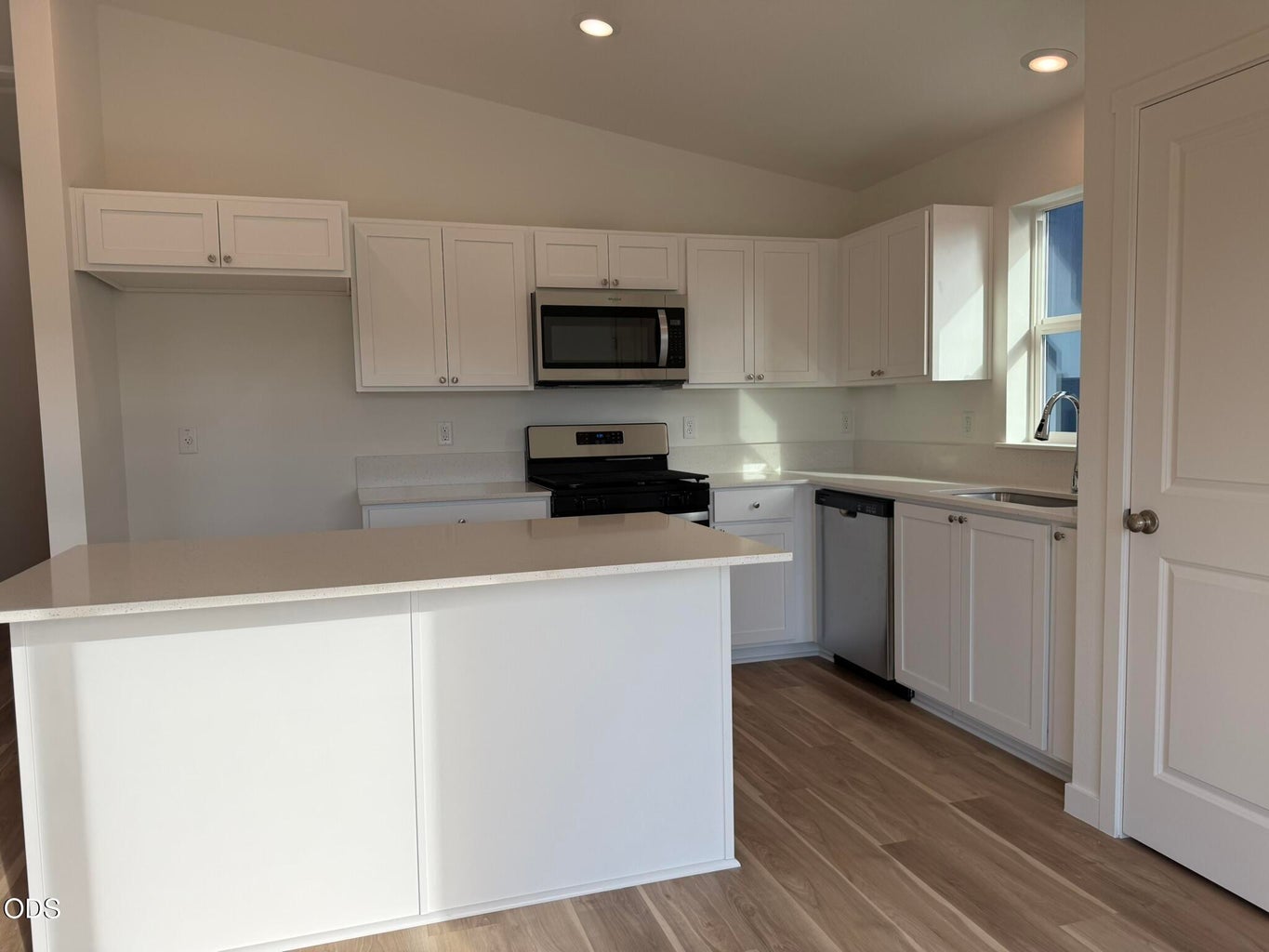 Photo of 553 NE Mitchell Street 16 of 23