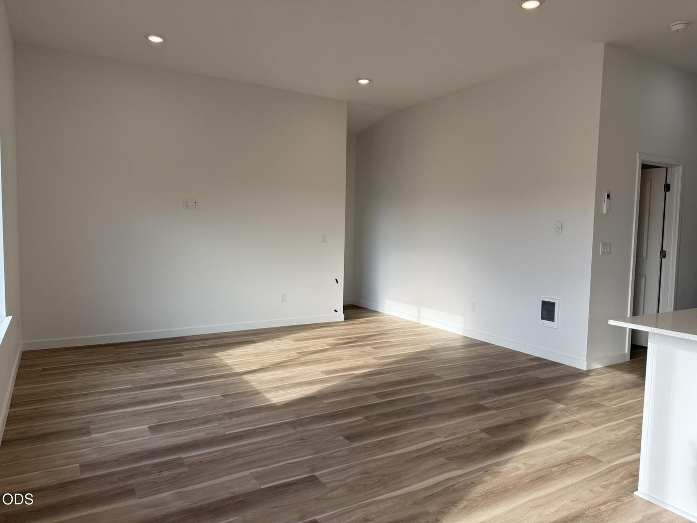 Photo of 553 NE Mitchell Street 21 of 23
