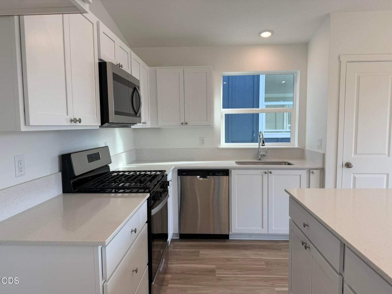 Photo of 553 NE Mitchell Street 17 of 23