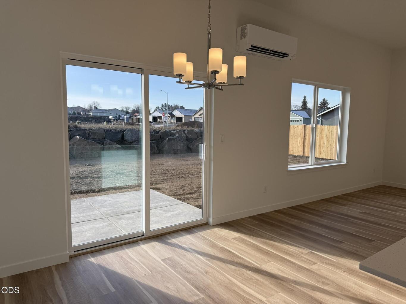 Photo of 553 NE Mitchell Street 19 of 23