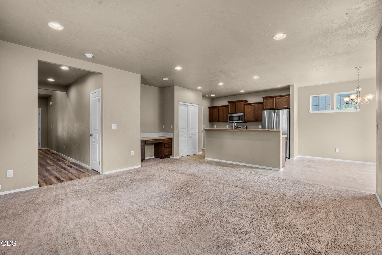 Photo of 118 N Cottage Lane 7 of 23