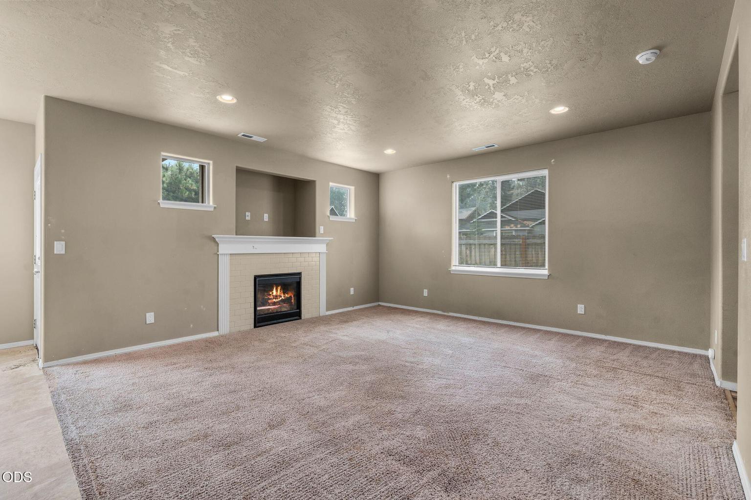 Photo of 118 N Cottage Lane 8 of 23
