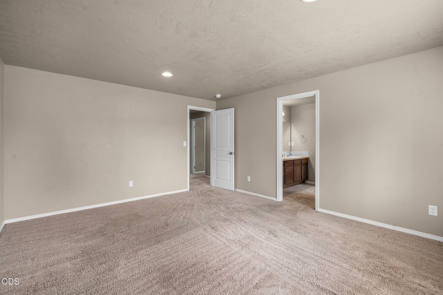 Photo of 118 N Cottage Lane 15 of 23