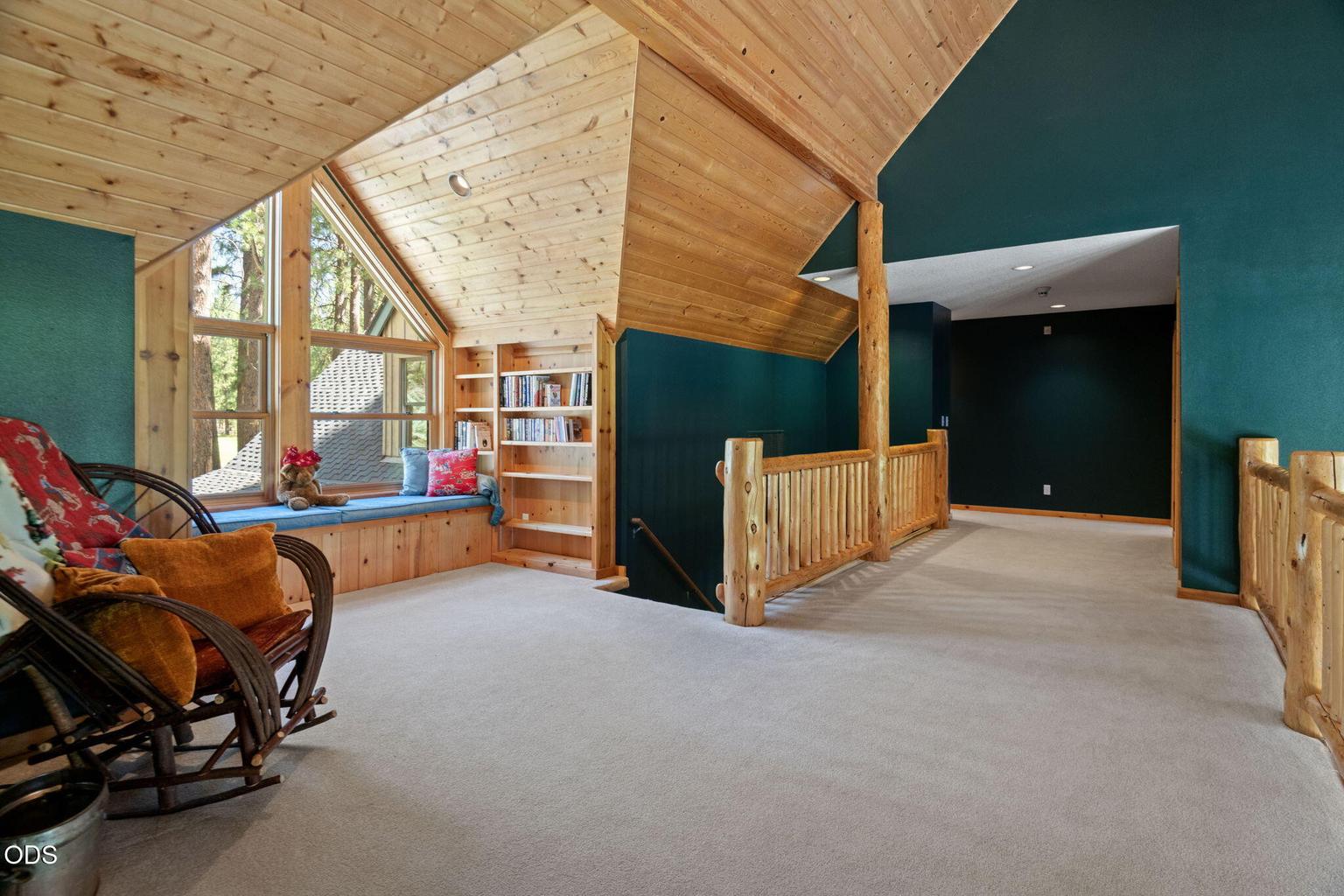 Photo of 70448 Bowdenii 28 of 64