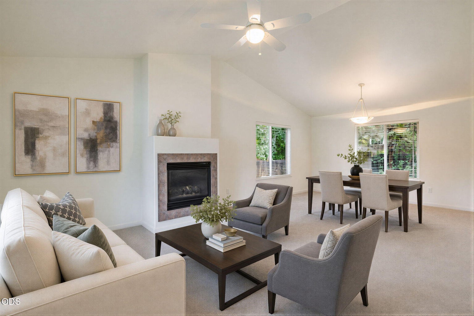 Photo of 2542 NE Keats Drive 4 of 25