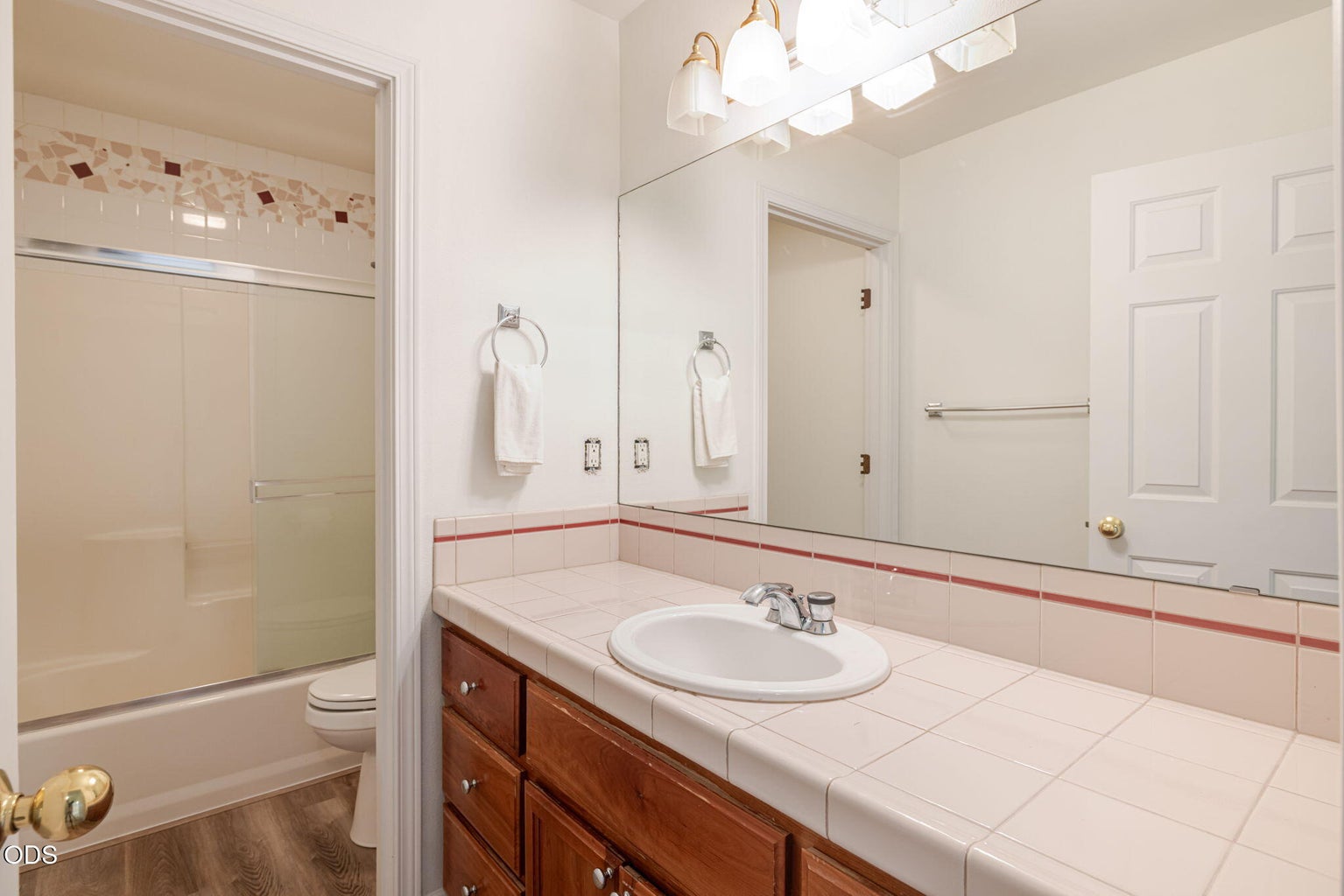 Photo of 2542 NE Keats Drive 13 of 25