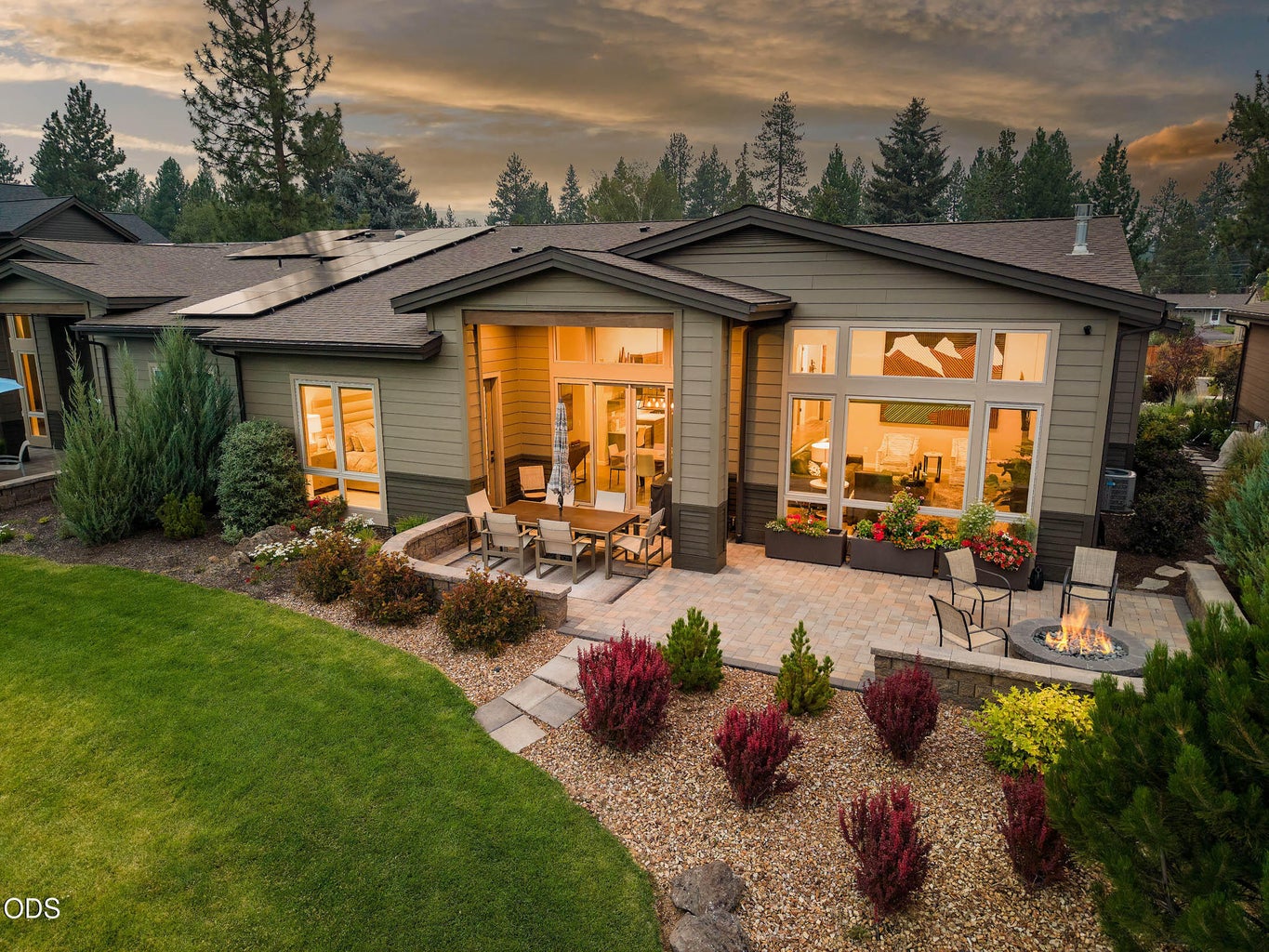 Landscape maintained by HOA