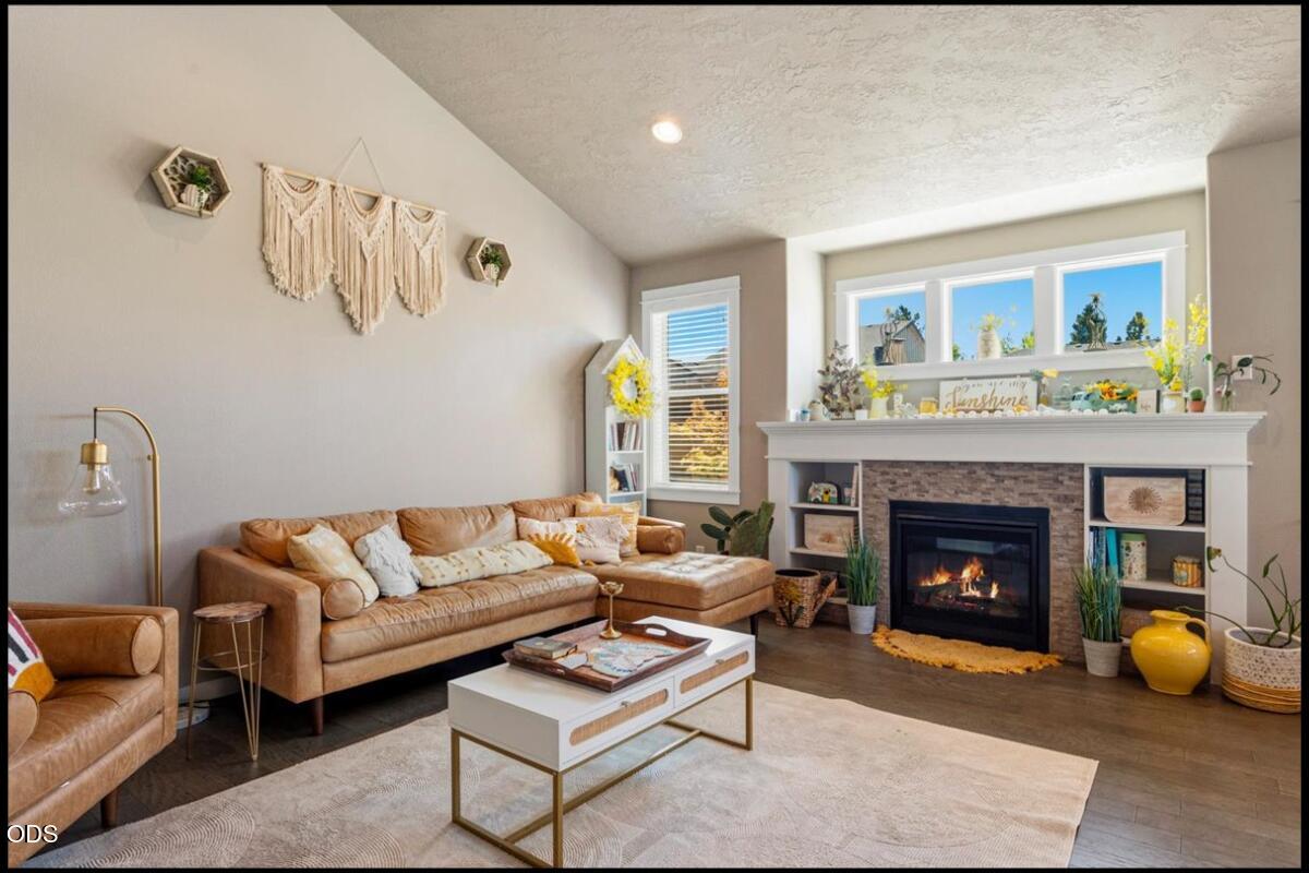 Photo of 4594 SW Volcano View Way 10 of 32
