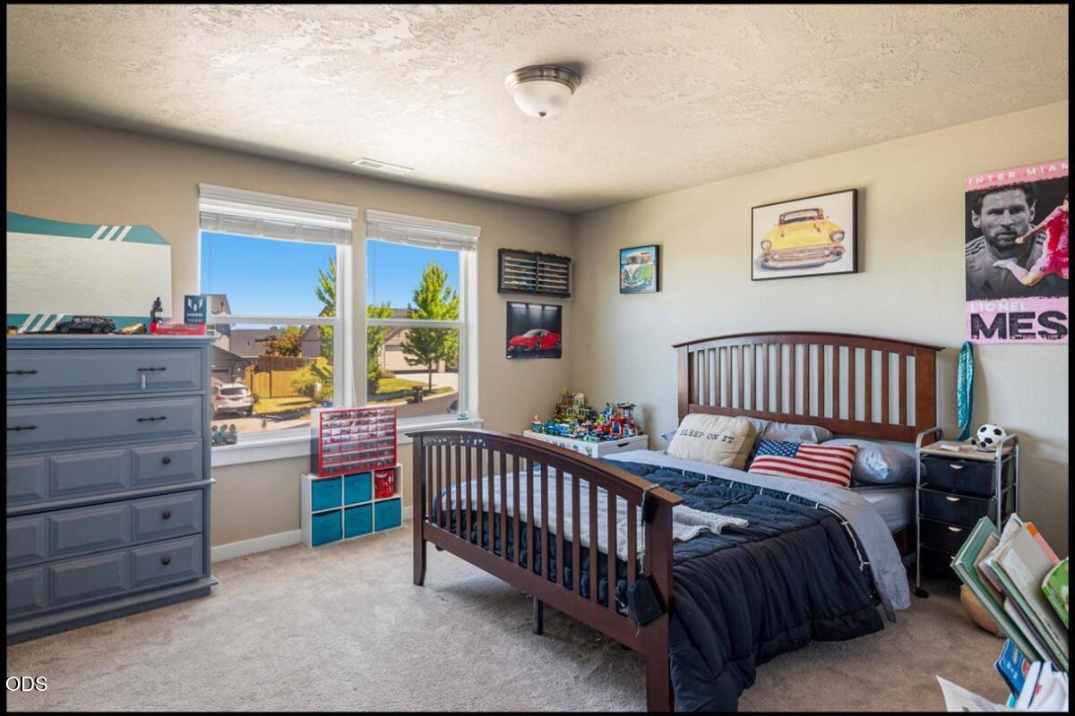Photo of 4594 SW Volcano View Way 26 of 32