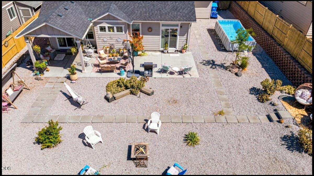 Photo of 4594 SW Volcano View Way 32 of 32