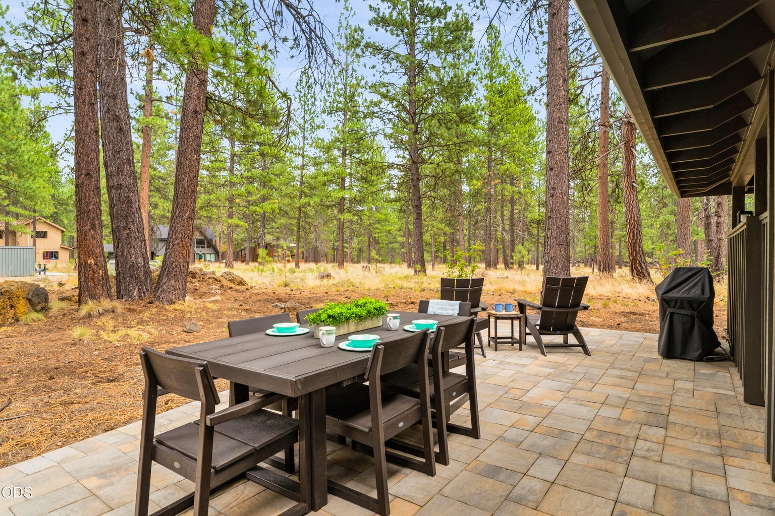 beautiful paver patio