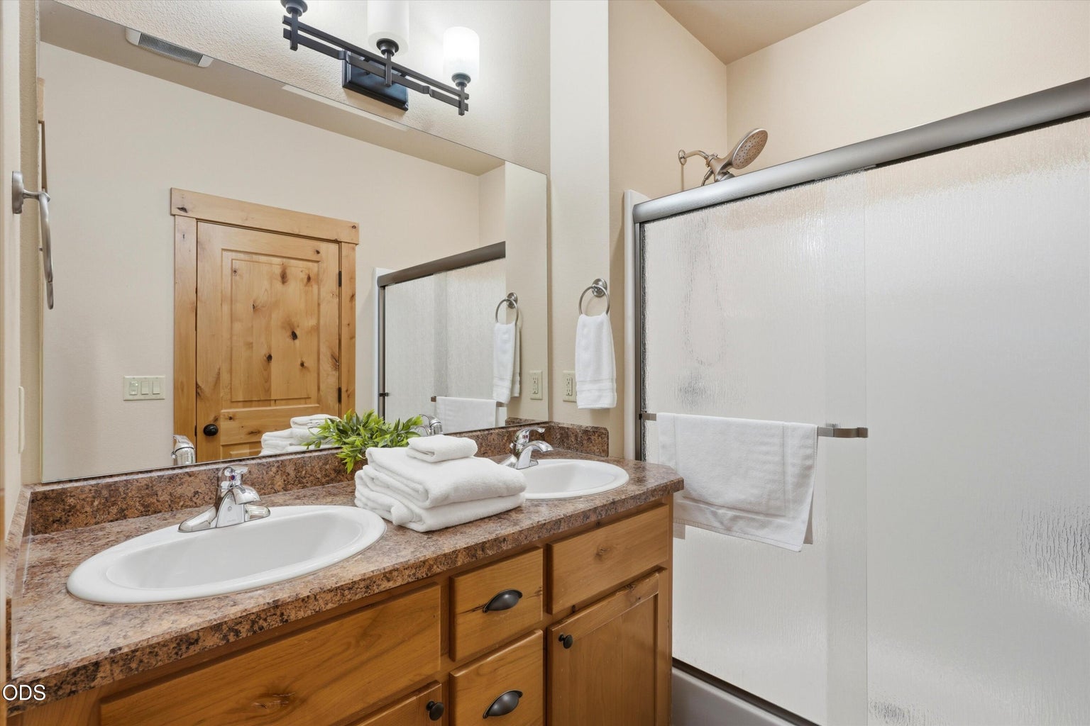 Photo of 2737 NW Skyliners Road 18 of 36