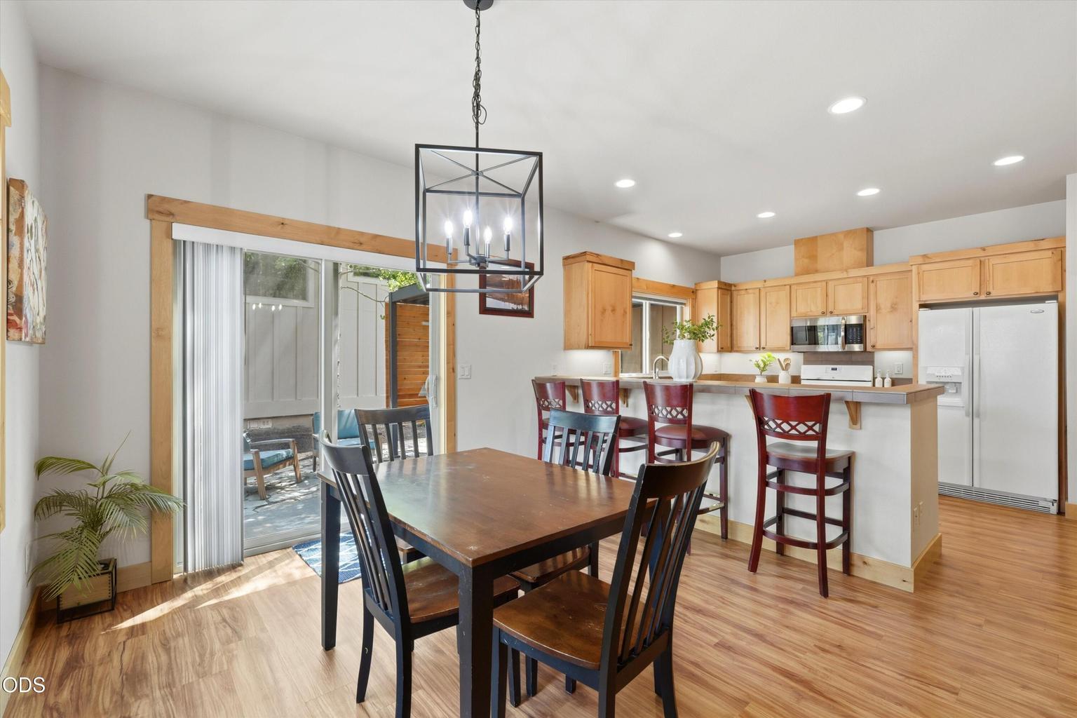 Photo of 2737 NW Skyliners Road 7 of 36