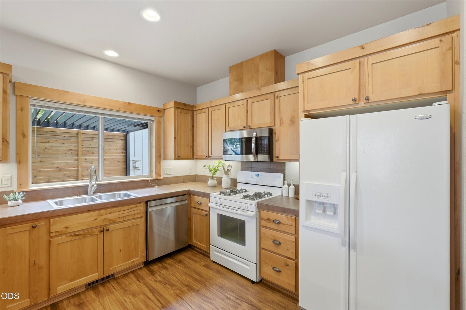 Photo of 2737 NW Skyliners Road 10 of 36