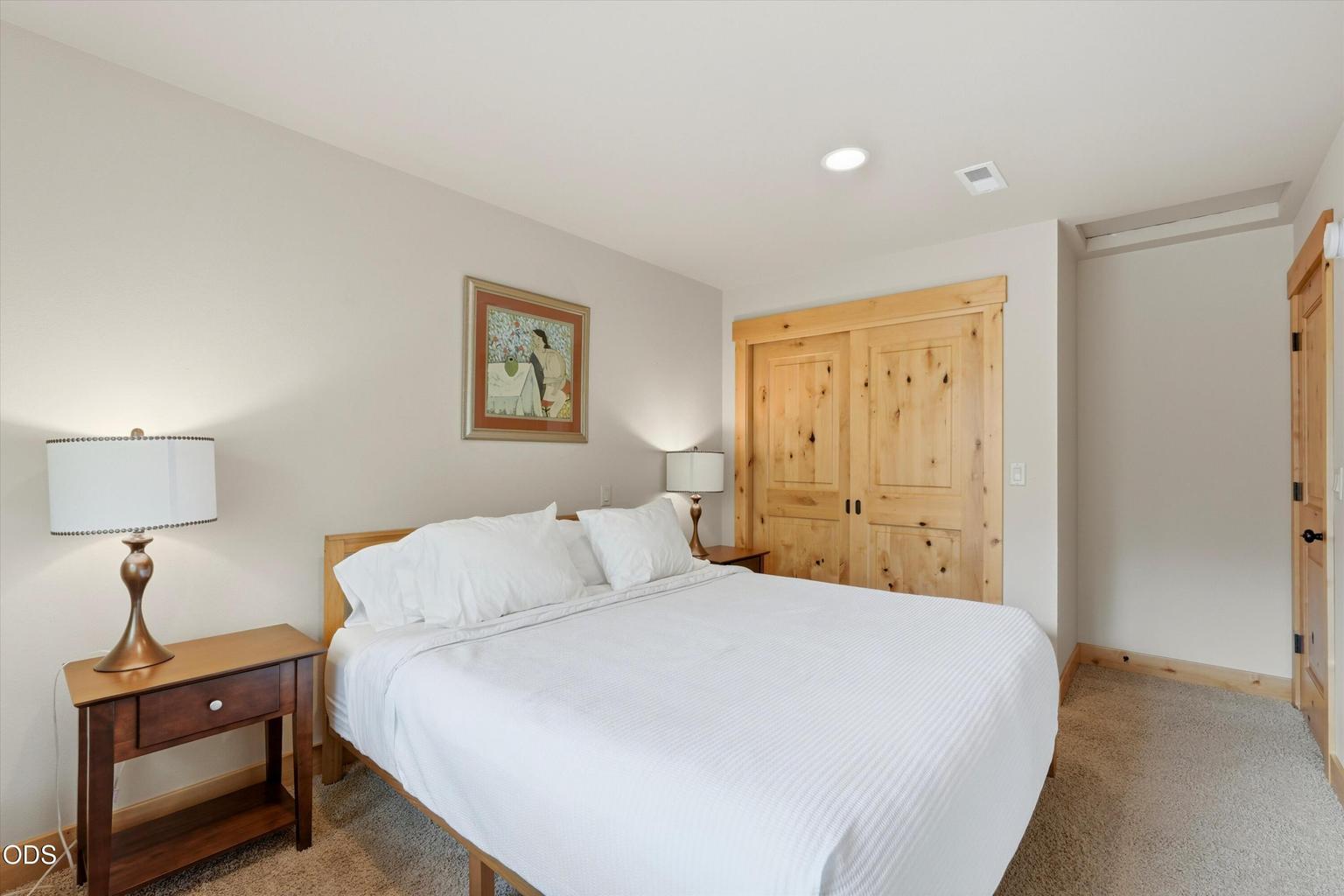 Photo of 2737 NW Skyliners Road 16 of 36
