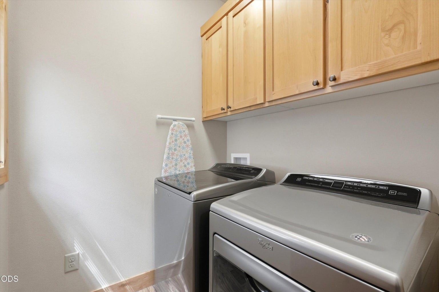 Photo of 2737 NW Skyliners Road 27 of 36