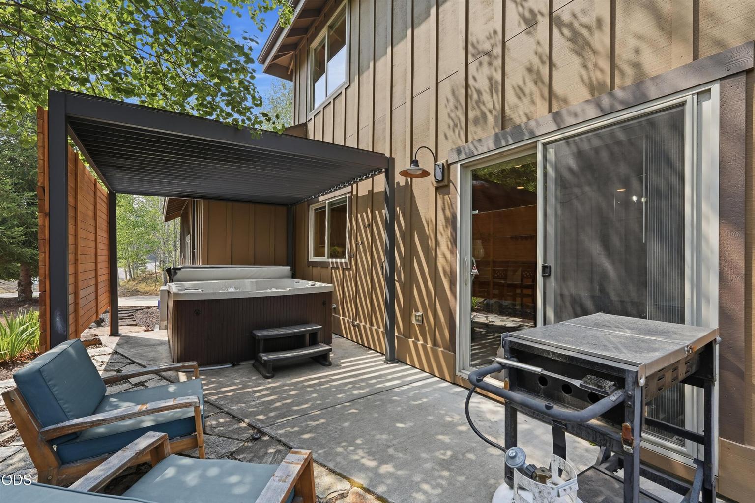 Photo of 2737 NW Skyliners Road 30 of 36