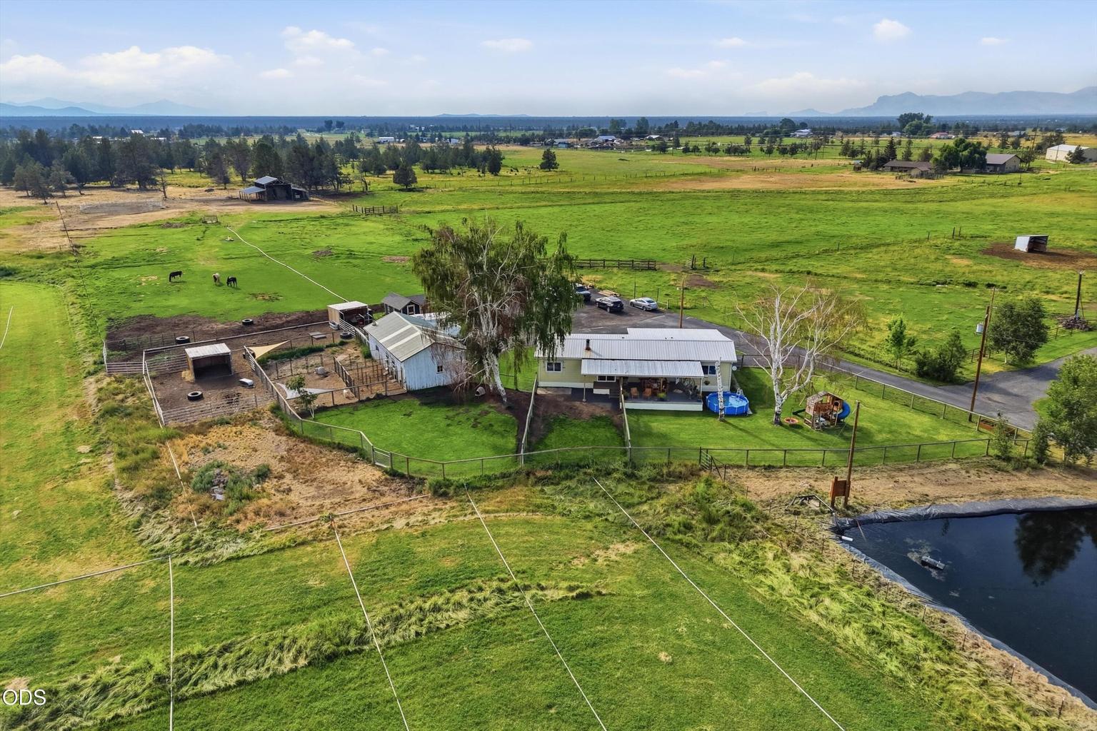 Photo of 4799 SW Williams Road 2 of 77