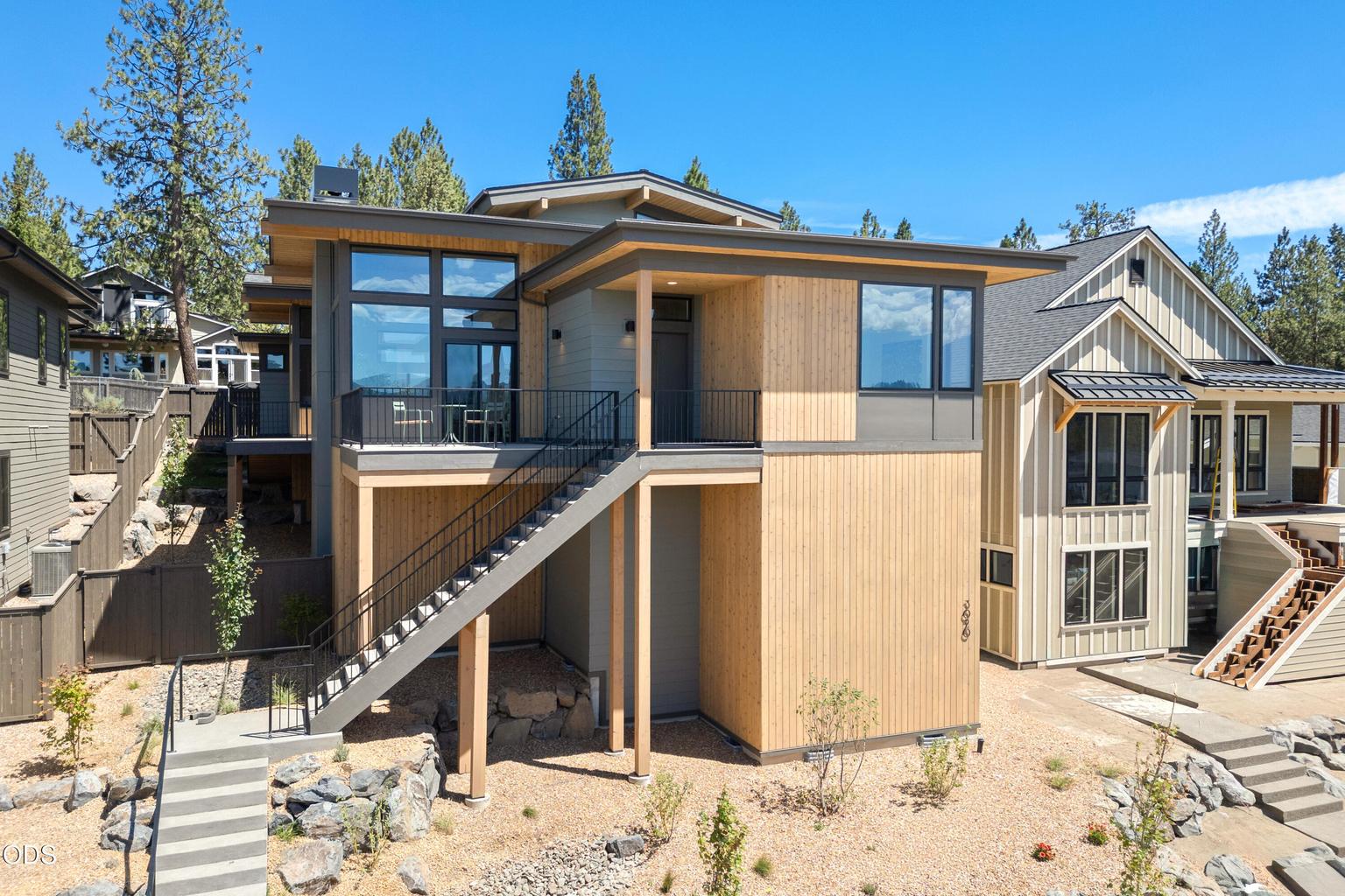 Photo of 3020 NW Polarstar Avenue 1 of 40